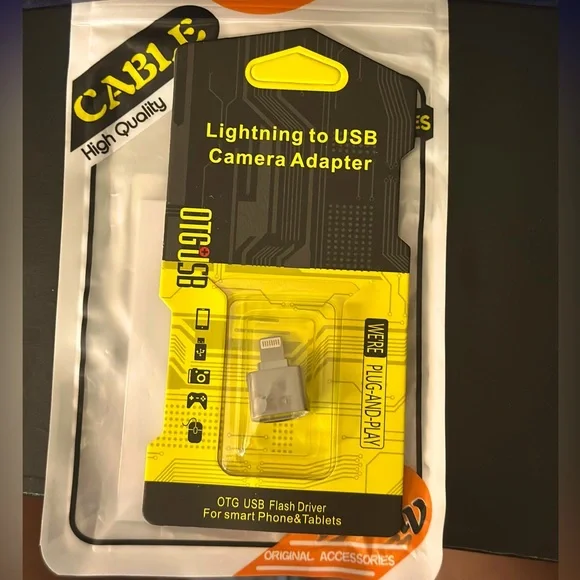 NIB Lightning to USB Camera Adapter / Memory Card Transfer Device | NWT 🏷️