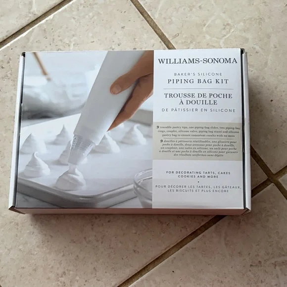 Williams Sonoma White Silicone Piping Bag Set
