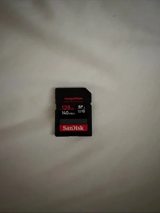 SanDisk 128GB ImageMate SD Card - Black & Red