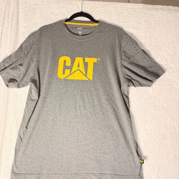 CAT Men’s Gray Logo Graphic T-Shirt Size M