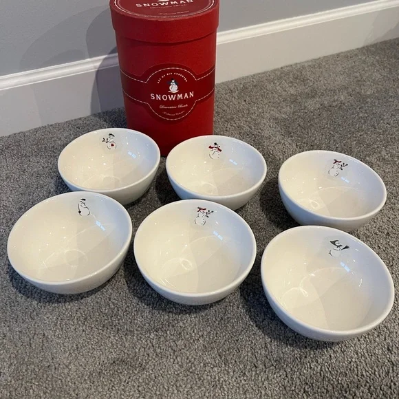 Williams Sonoma Set of 6 Assorted Snowman Bowls