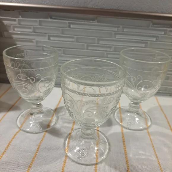 3 WILLIAMS-SONOMA Bacchus Water Goblet 4 7/8