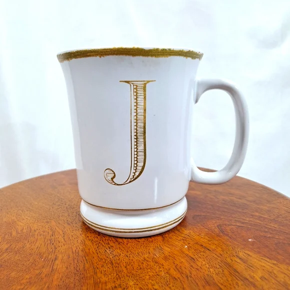 Williams Sonoma Gold Trim 16oz J Monogram Mug
