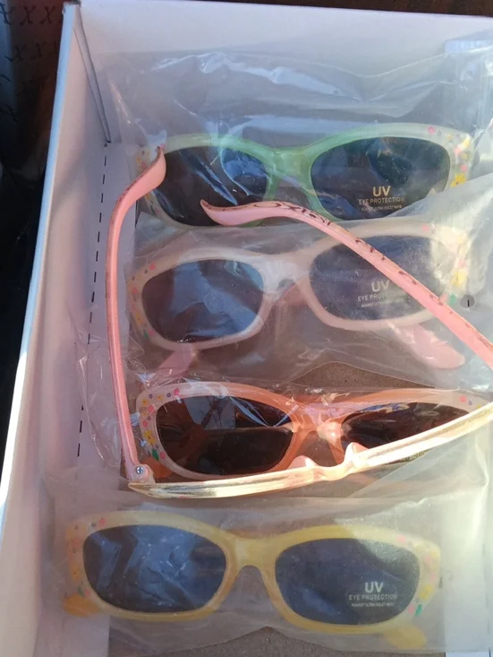 (1 Pair)Kids Sunglasses with UV Protection