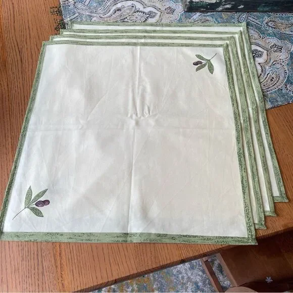 Williams Sonoma Cotton 4 pc dinner napkin olive tuscan green cream large