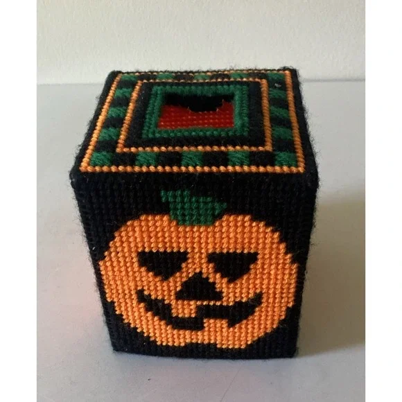 Vtg Handmade Plastic Yarn Halloween Jack-o'-lantern Pumpkin Tissue Box Cover