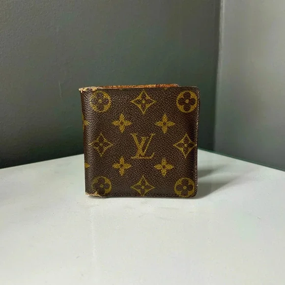 Louis Vuitton Monogram Bifold Wallet CA0968