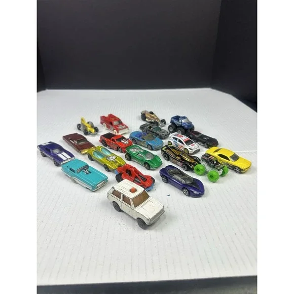 Die Cast +20 Lot Of Vehicles - Hot Wheels /Matchbox/Die‎ Cast 1:24