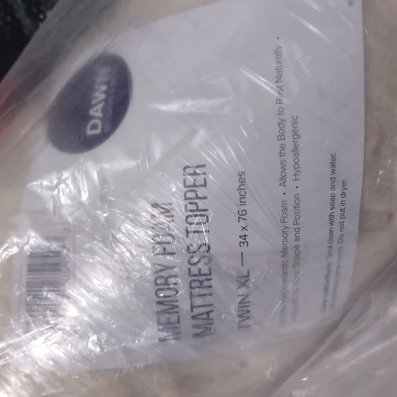Memory foam mattress topper