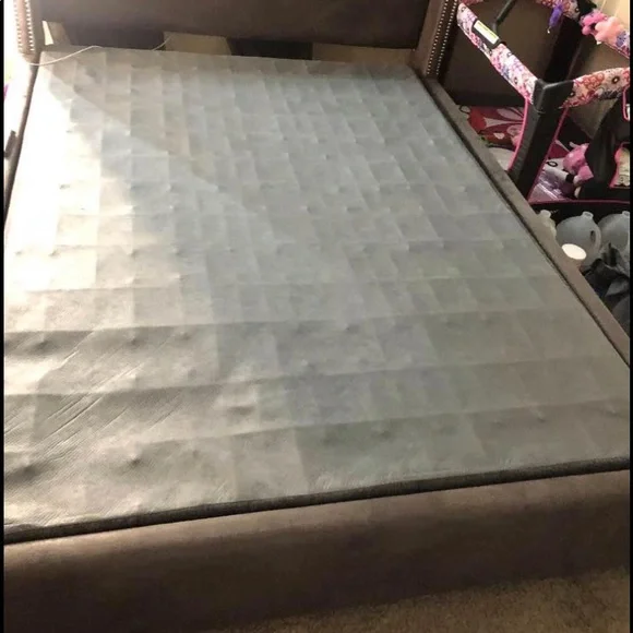 QUEEN SIZE BED FOR SALE