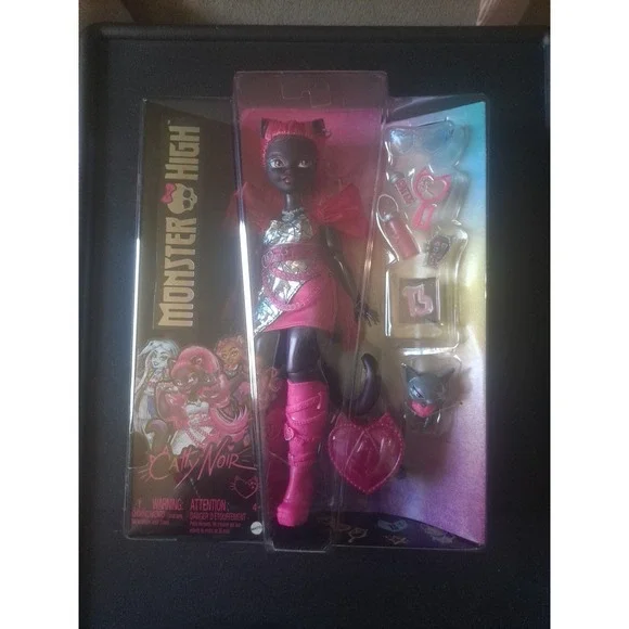 NIP Mattel Monster High Catty Noir & Amulette Pet‎ 10'' DOLL With Accessories