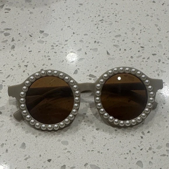 Pearl Embellished Round Sunglasses
