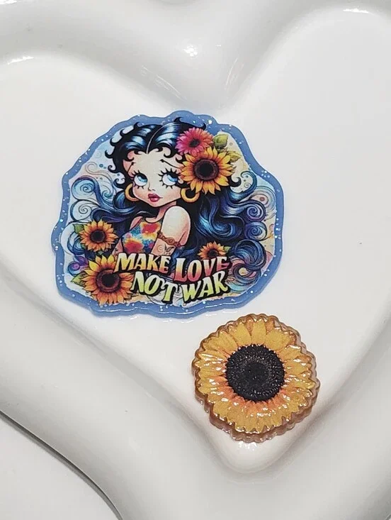 B Boo Make Love Not War Flatback Focal Bead Badge Keychain Bag Clip Magnet