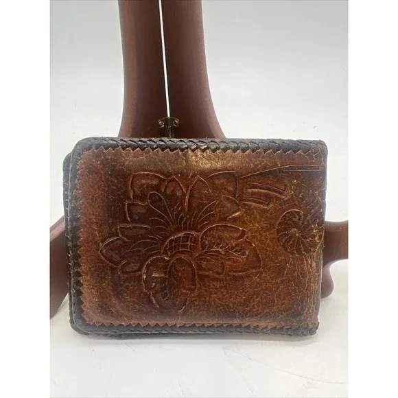 Vintage‎ Brown Leather Wallet flower design