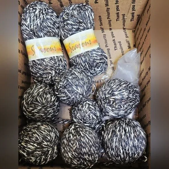 Patons Seasons Black and White Yarn Bundle, Color 106