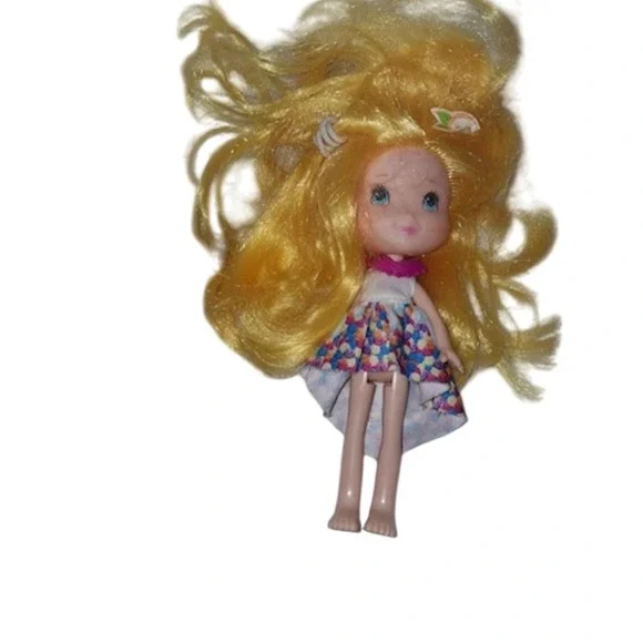 Strawberry Shortcake Lemon Meringue Doll with Flower‎ Accessories