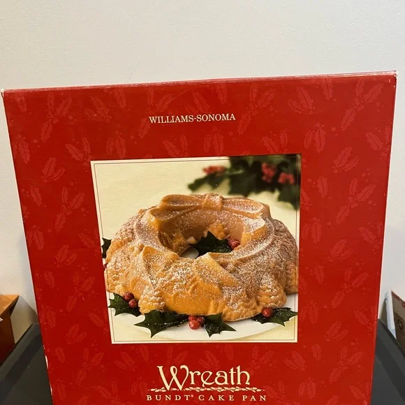 NIB Williams Sonoma Wreath Cake Pan Christmas Holiday