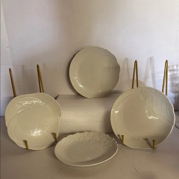 Williams Sonoma Cream Ceramic Dinnerware Set /4