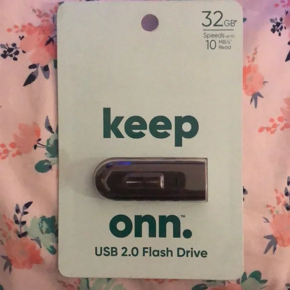 Brand new flash drive . 32 GB