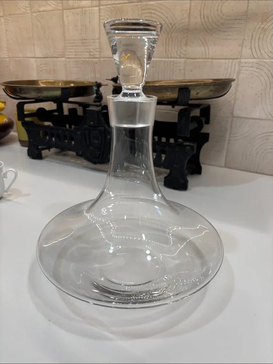 Williams Sonoma Clear Glass Wine Decanter with Stopper