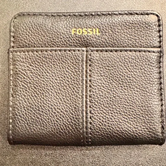 2022 Fossil Black Pebbled Leather Bifold Wallet Zip‎ Coin Pocket