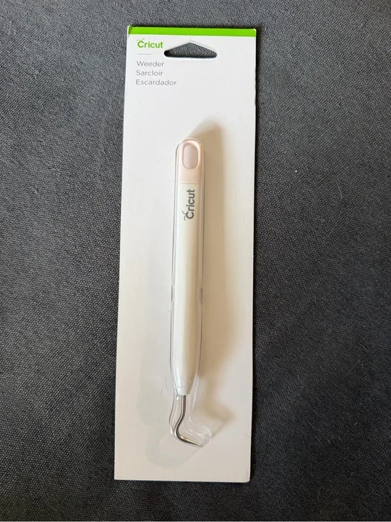 Cricut Weeder Tool in White and Pale Pink
