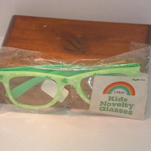 Pre-Owned Kid’s Floral Print Green Novelty Glasses