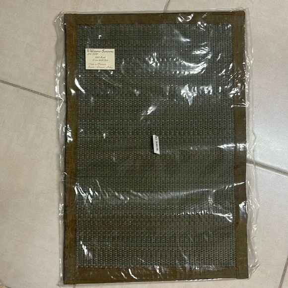 Williams-sonoma 100% Rush Trim 100% silk Table mat