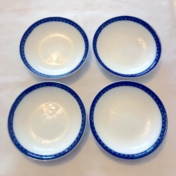 Set of four Williams and Sonoma bowls blue and white