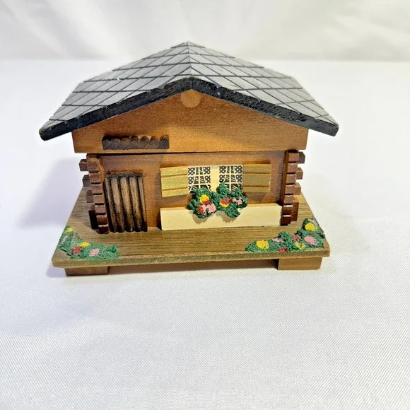 Wood Cabin/Cottage/House Music Box Made‎ in Japan. WORKS VTG Adorable!