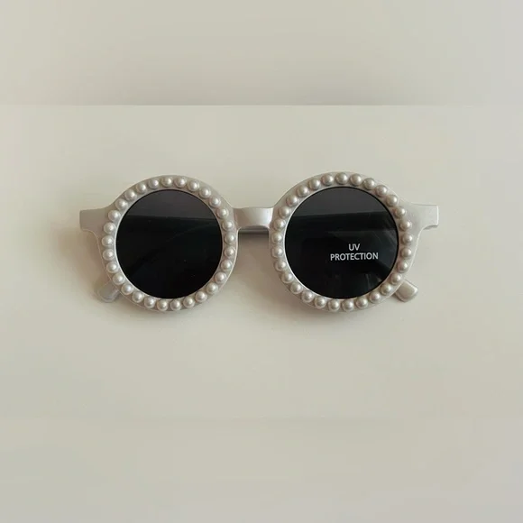 New Rachel Zoe Girl's Sunglasses Faux Pearl Rims Grey Temples UV Protection