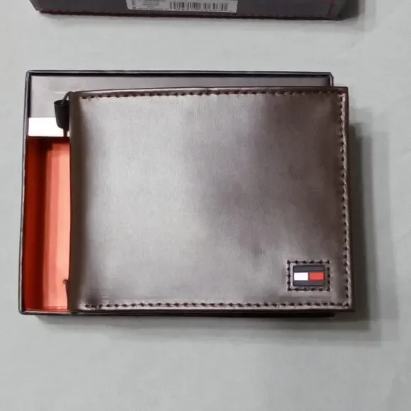 Tommy Hilfiger Men's Bifold Leather Wallet