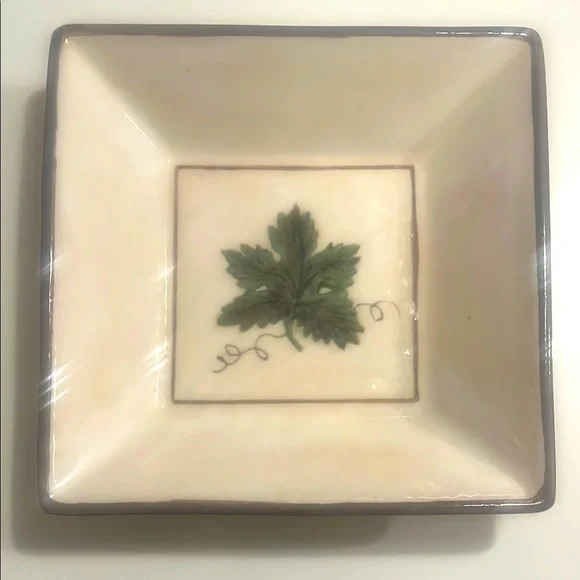 Williams Sonoma by Ceramiche Arianna Grape Leaf Square