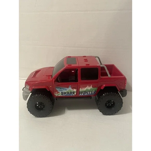 Shark Hunter Tree House Kids RED Truck (truck only) Doors Open‎ With Tow Hitch
