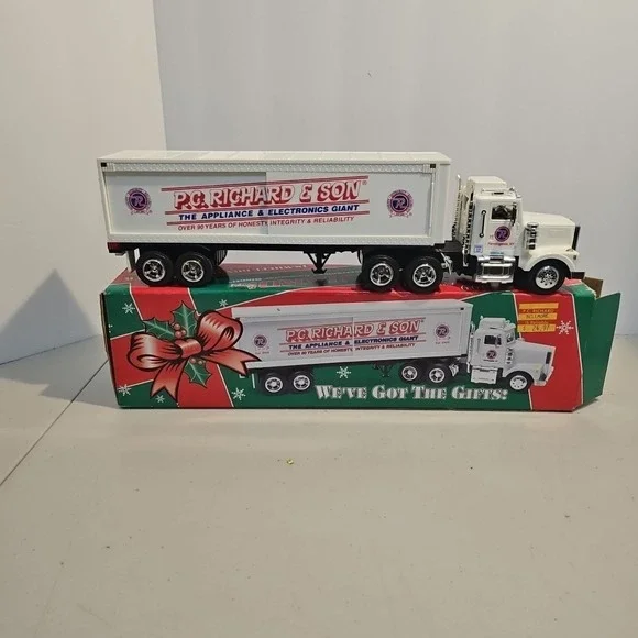 P.C. RICHARD & SON 1999 18-WHEELER FREIGHT TAYLOR MADE TRUCK 1:32 COIN BANK