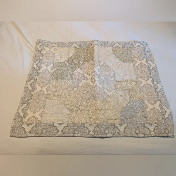 Vintage 100% cotton quilted pair of shams