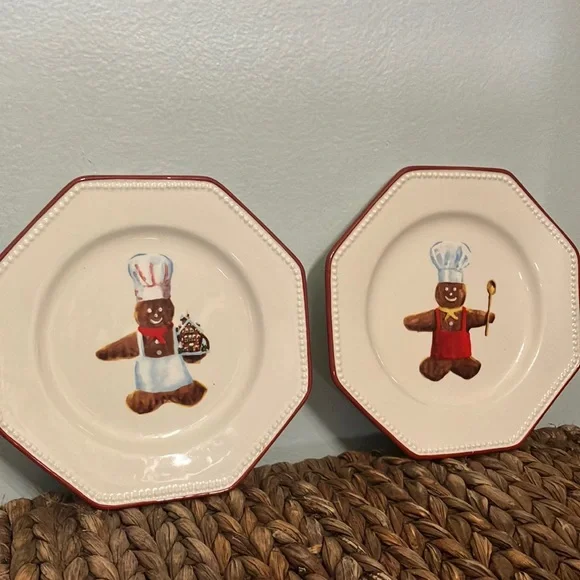 Williams Sonoma Gingerbread chef set of 2 desert plates