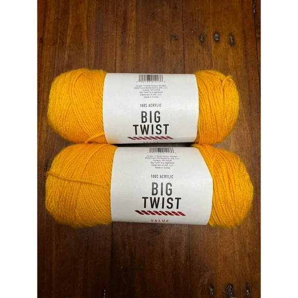 Big‎ twist Value varsity gold 2 skeins