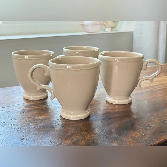 NWT Williams Sonoma Alexia Beige Footed cups. Set of 4