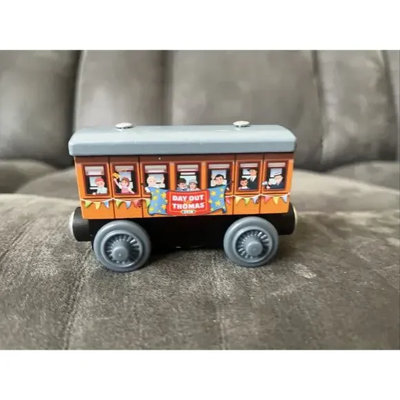 Thomas & Friends Wooden Railway 2016 A Day Out with Thomas Train Car