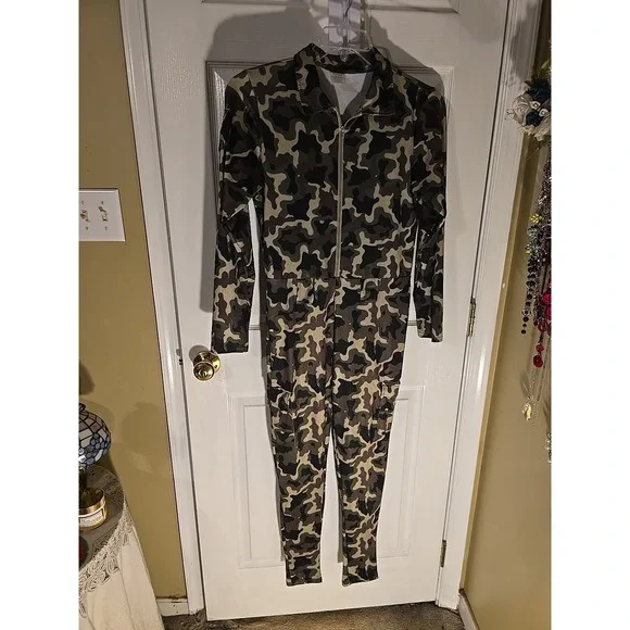 Spirit Halloween Adult Camo Catsuit Costume Size Large‎