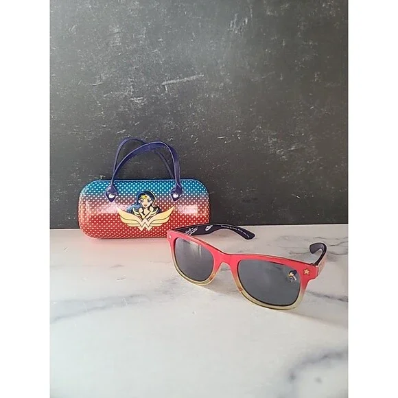 DC Comics Super Girl Sunglasses Panoeyewear