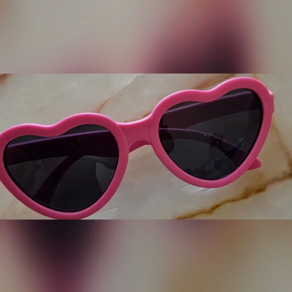 Babiators Pink Heart-Shaped Kids Sunglasses Missing The Package