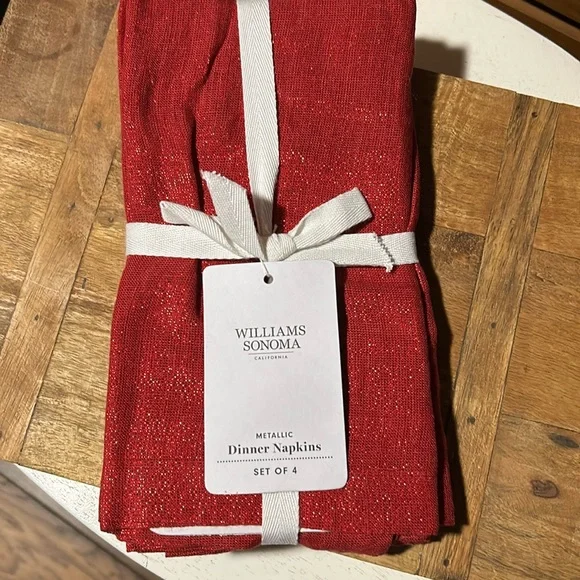 Williams Sonoma Red Metallic set of 4 Dinner Napkins BNWT