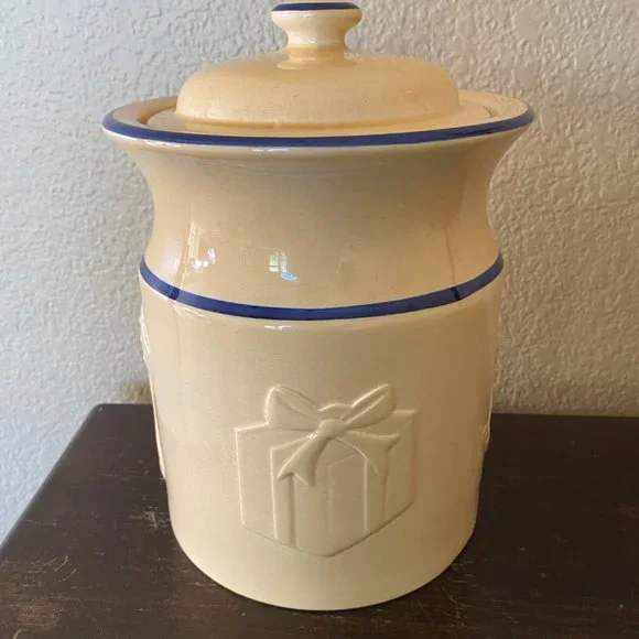 Vtg Williams Sonoma Embossed Stoneware Canister Christmas Cookie Jar England