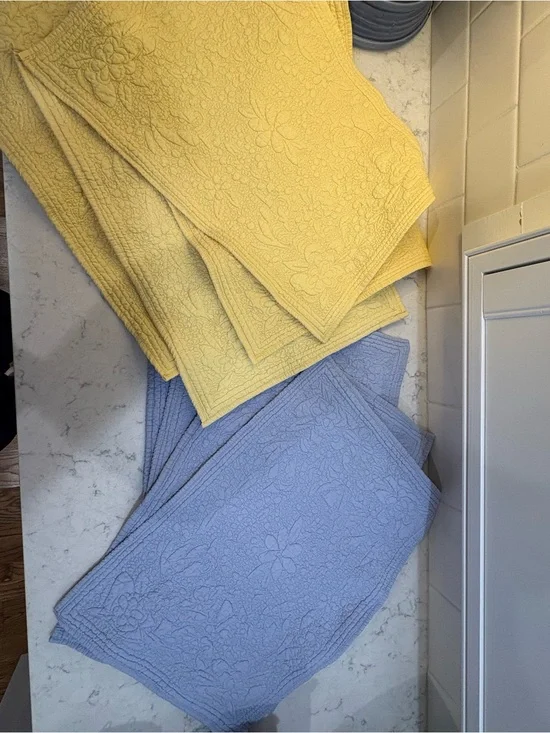 Williams Sonoma Light Blue & Soft Yellow placemats set of 8 cotton reversible