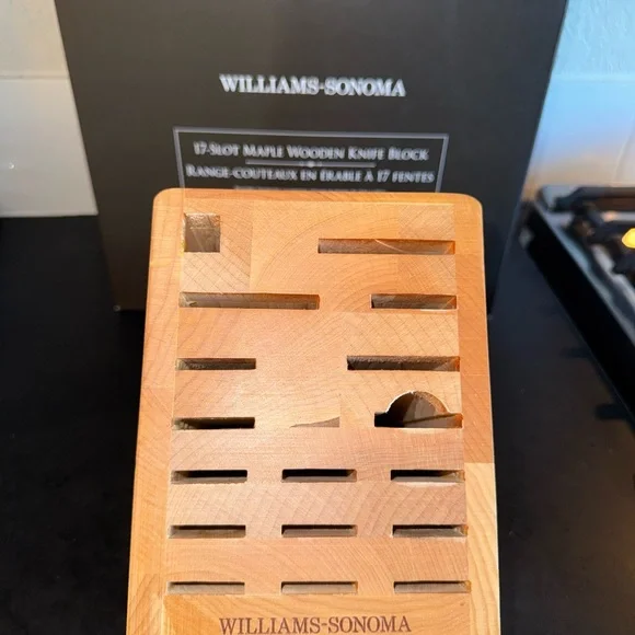 NEW Williams Sonoma 17-Slot Maple Wood Knife Block - Unused