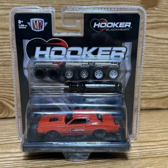 M2 Machines 1971 Dodge Charger R/T 440 6-pack Hooker Blackheart O'Reilly Car‎