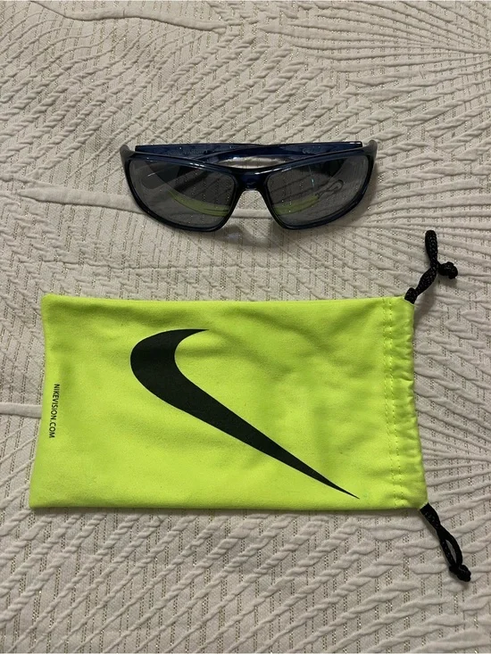 Nike Kids Sunglasses with Neon Yellow Drawstring Pouch