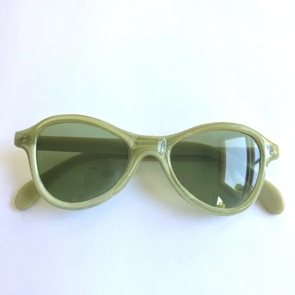 Vintage 50’s pea dusty green children’s sunglasses